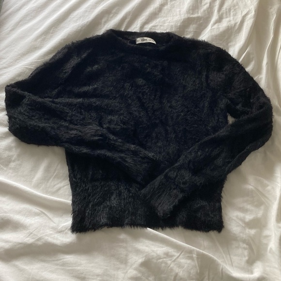 Zara Fluffy Soft Sweater - Picture 1 of 2